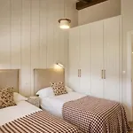 Ines - Llanes Cardoso 木屋